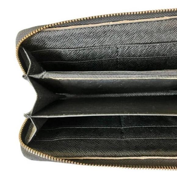 Black Quilted Heart Wallet - Picture 3 of 4